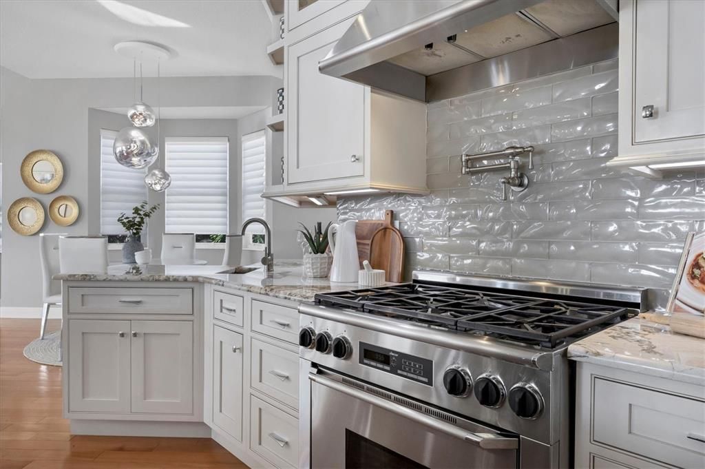 合同活跃: $3,995,000 (3 贝兹, 3 浴室, 4622 平方英尺)