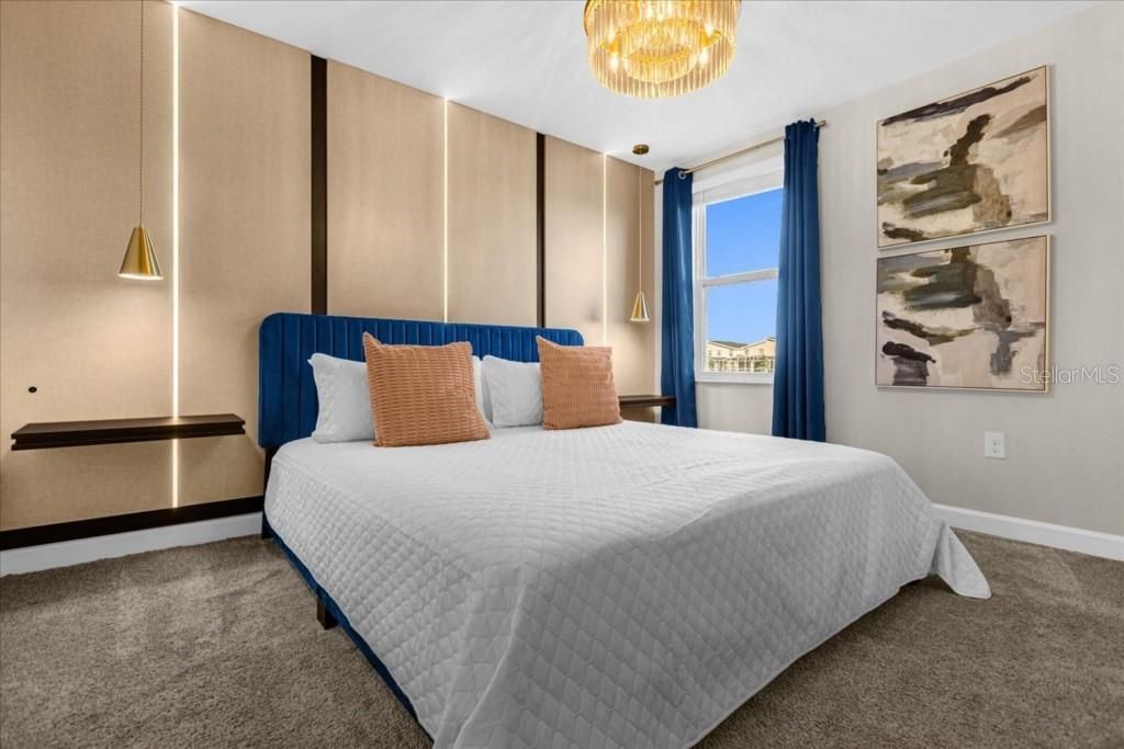 На продажу: $1,050,000 (9 спален, 5 ванн, 3909 Квадратных фут)