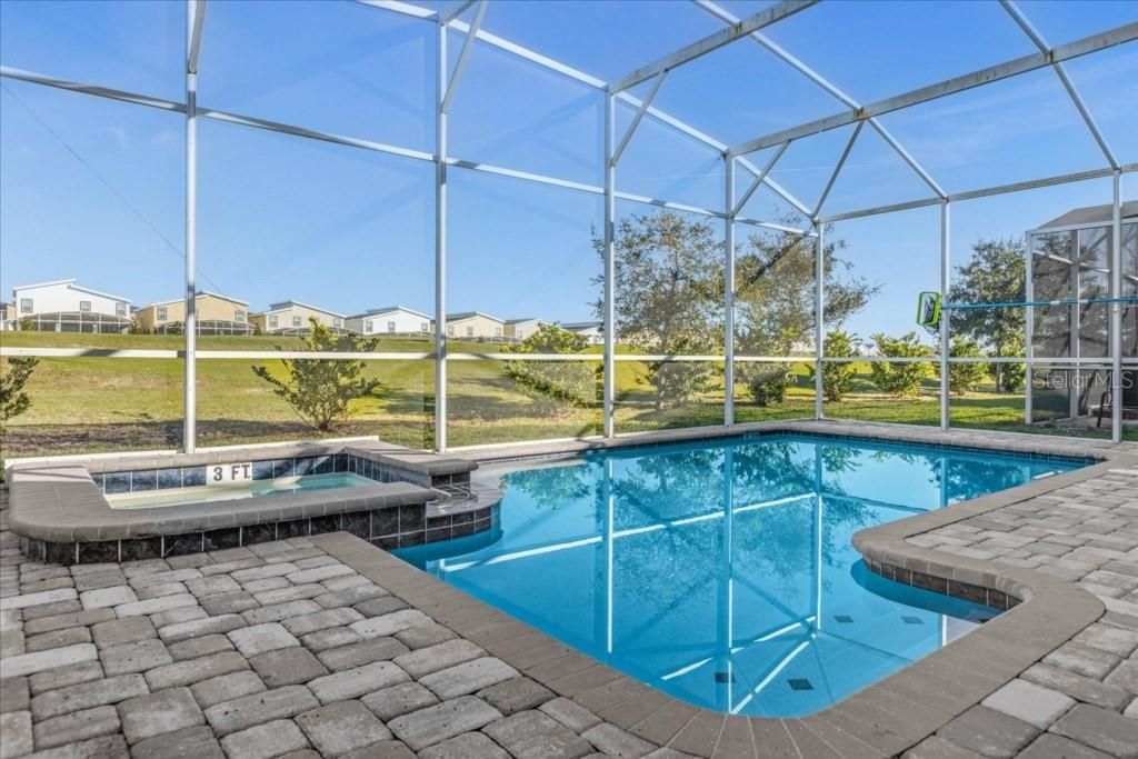 На продажу: $1,050,000 (9 спален, 5 ванн, 3909 Квадратных фут)