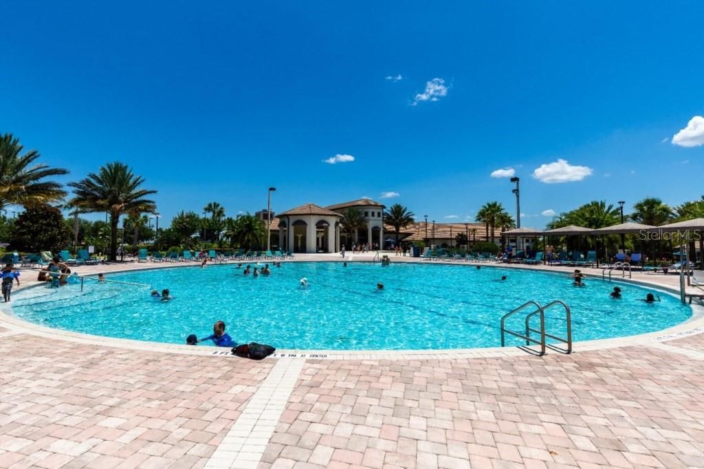 На продажу: $1,050,000 (9 спален, 5 ванн, 3909 Квадратных фут)