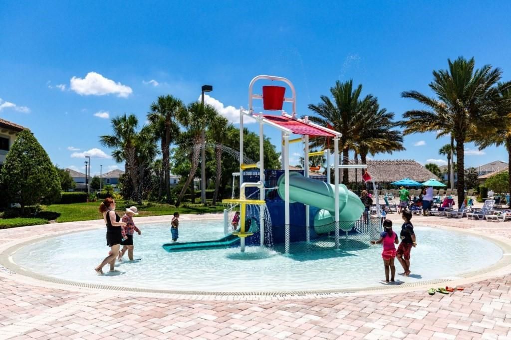 На продажу: $1,050,000 (9 спален, 5 ванн, 3909 Квадратных фут)