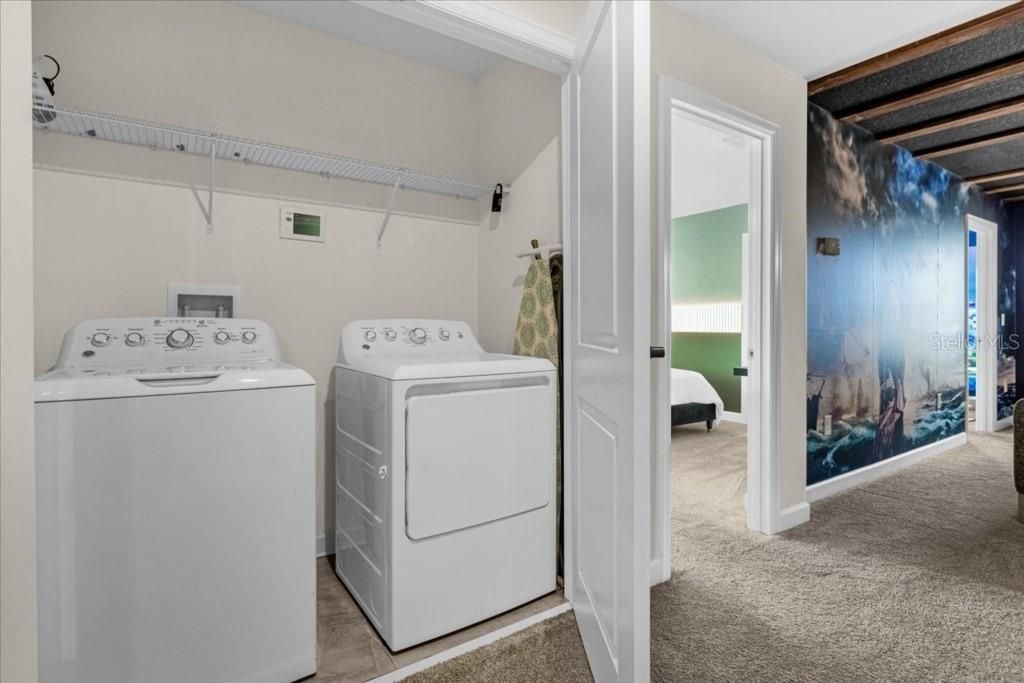 На продажу: $1,050,000 (9 спален, 5 ванн, 3909 Квадратных фут)