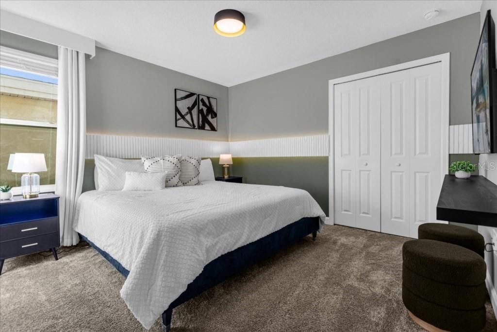 На продажу: $1,050,000 (9 спален, 5 ванн, 3909 Квадратных фут)