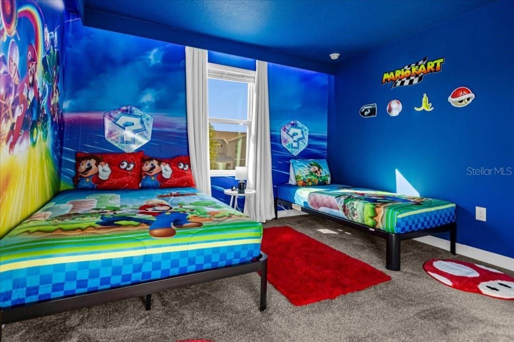 На продажу: $1,050,000 (9 спален, 5 ванн, 3909 Квадратных фут)