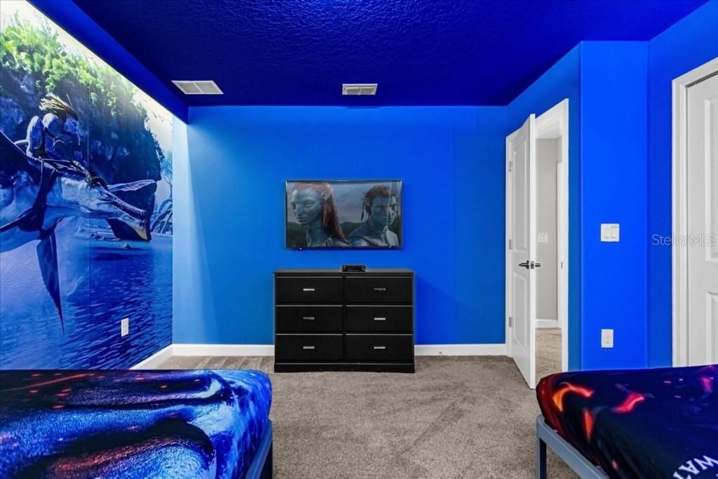 На продажу: $1,050,000 (9 спален, 5 ванн, 3909 Квадратных фут)