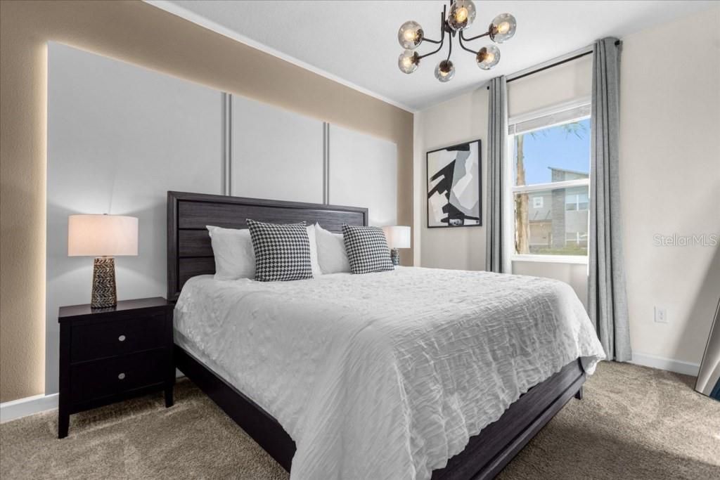 На продажу: $1,050,000 (9 спален, 5 ванн, 3909 Квадратных фут)