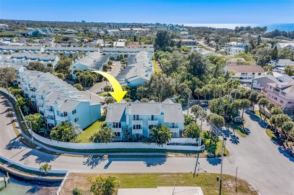 For Rent: $3,150 (2 beds, 2 baths, 1100 Square Feet)