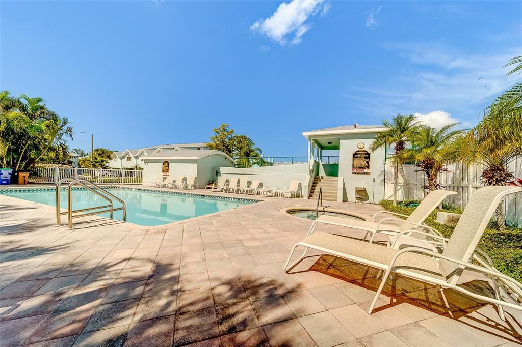 For Rent: $3,150 (2 beds, 2 baths, 1100 Square Feet)