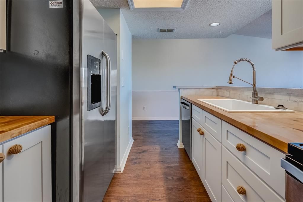 For Rent: $3,150 (2 beds, 2 baths, 1100 Square Feet)