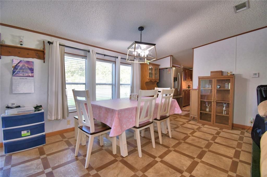 En Venta: $205,000 (3 camas, 2 baños, 1620 Pies cuadrados)