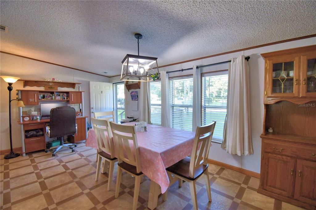 En Venta: $205,000 (3 camas, 2 baños, 1620 Pies cuadrados)