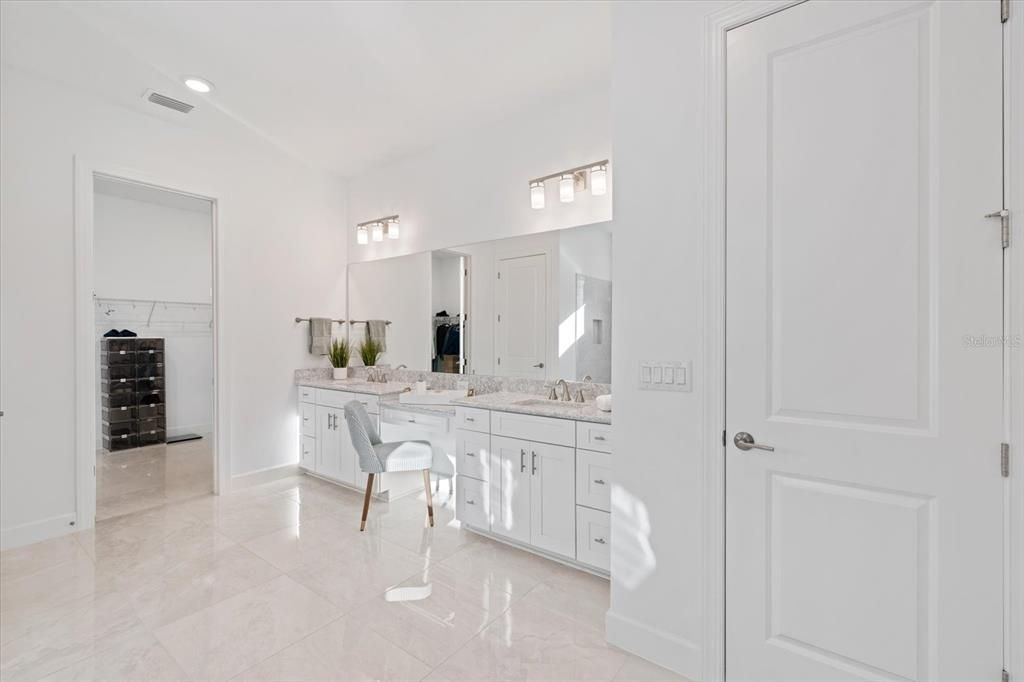 На продажу: $1,395,000 (3 спален, 3 ванн, 3072 Квадратных фут)