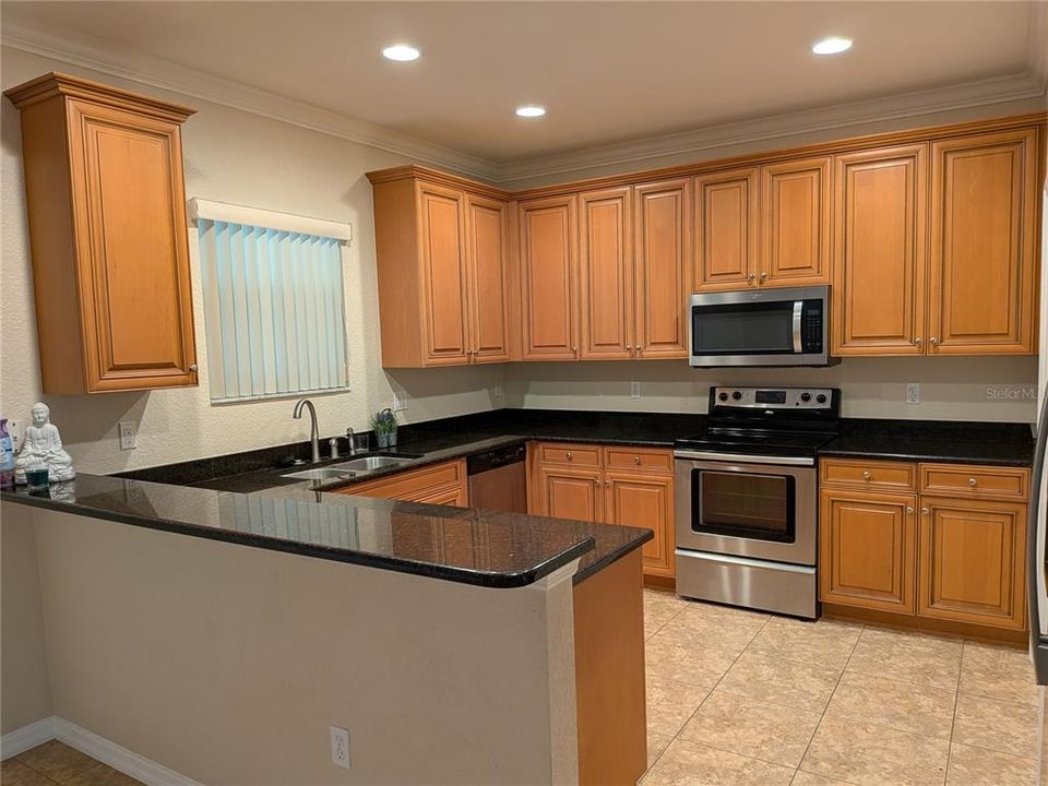 Active With Contract: $249,000 (3 beds, 2 baths, 1701 Square Feet)