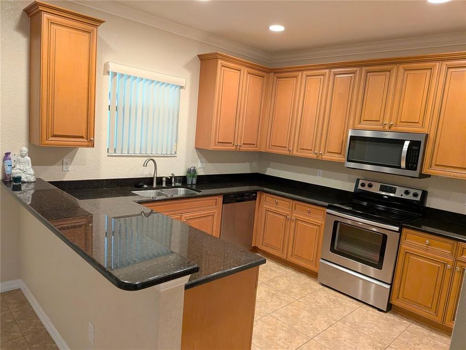 Active With Contract: $249,000 (3 beds, 2 baths, 1701 Square Feet)