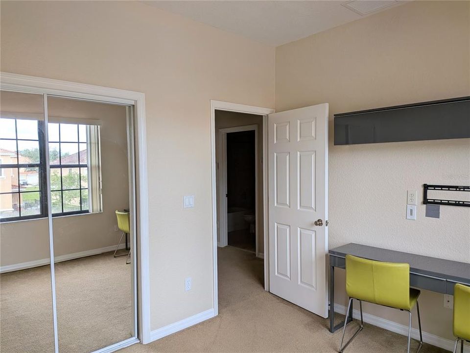 Active With Contract: $249,000 (3 beds, 2 baths, 1701 Square Feet)