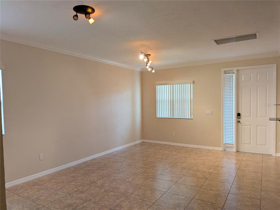 Active With Contract: $249,000 (3 beds, 2 baths, 1701 Square Feet)