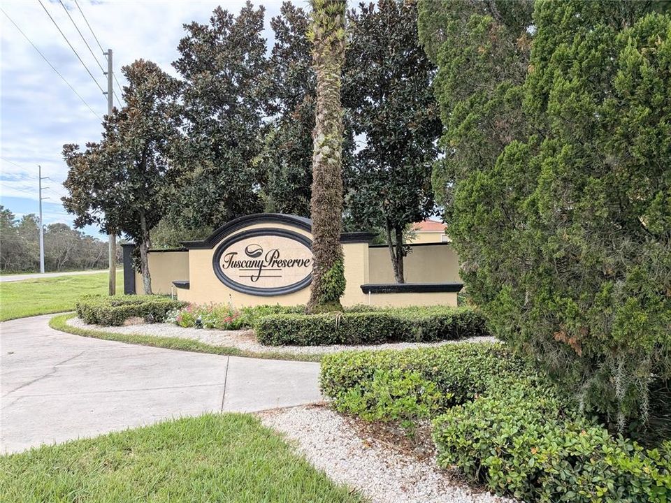 Active With Contract: $249,000 (3 beds, 2 baths, 1701 Square Feet)