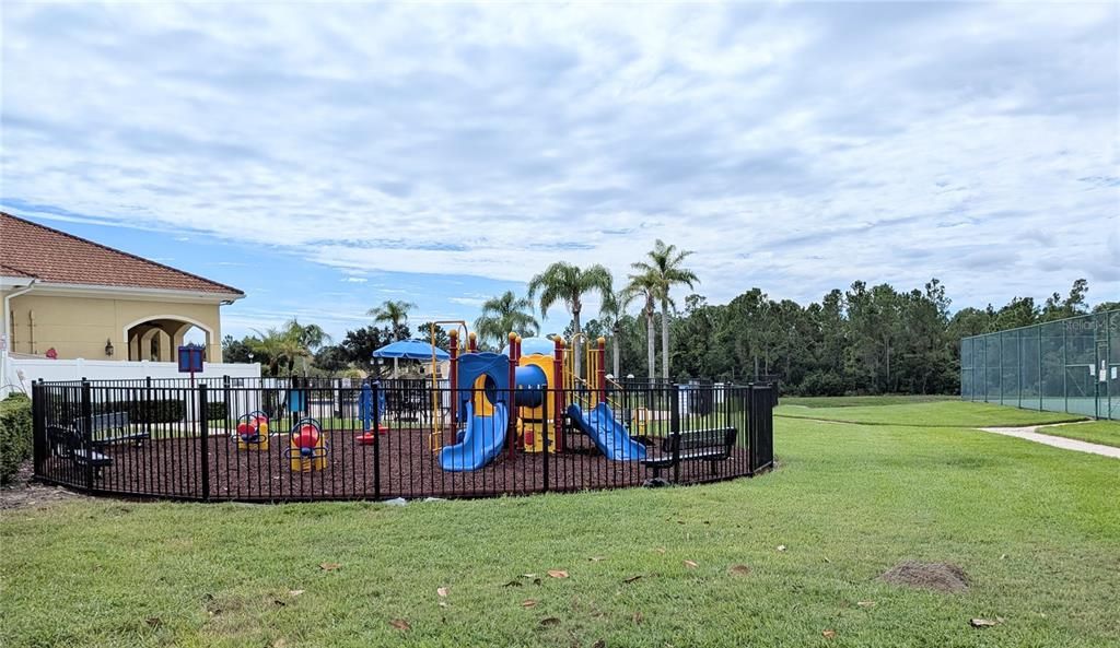 Active With Contract: $249,000 (3 beds, 2 baths, 1701 Square Feet)