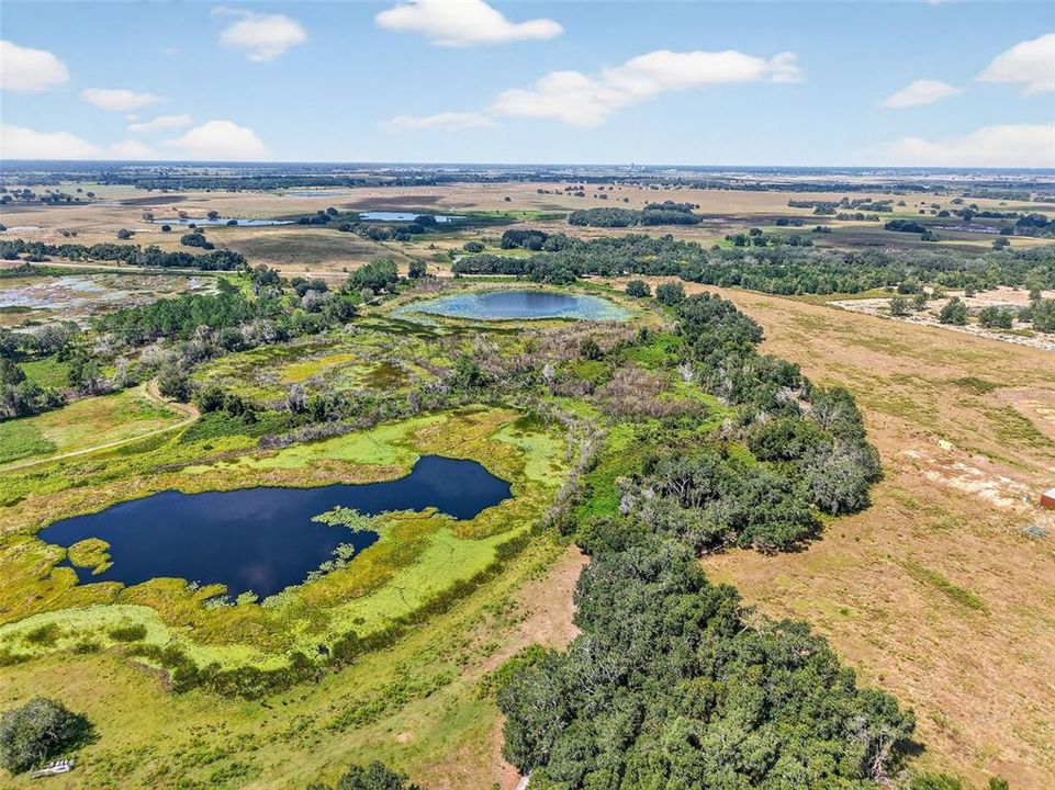 En Venta: $600,000 (32.47 acres)