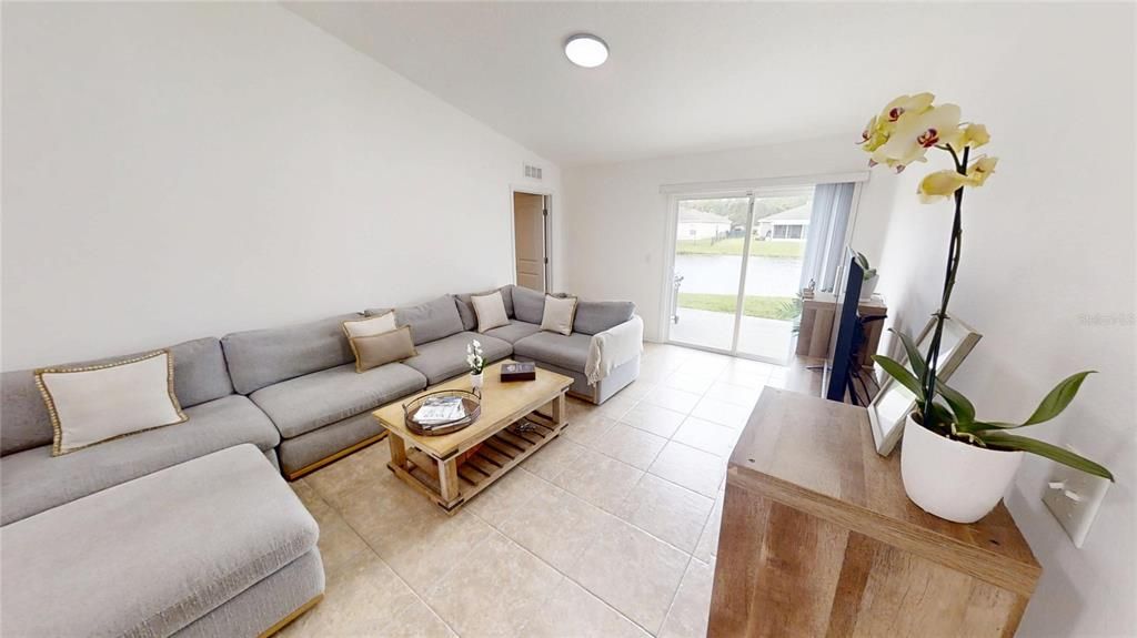 待售: $327,000 (3 贝兹, 2 浴室, 1206 平方英尺)