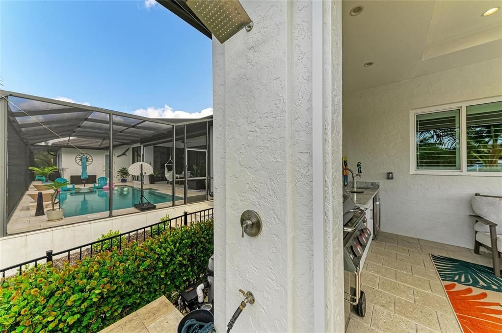 Active With Contract: $1,425,000 (3 beds, 2 baths, 2504 Square Feet)