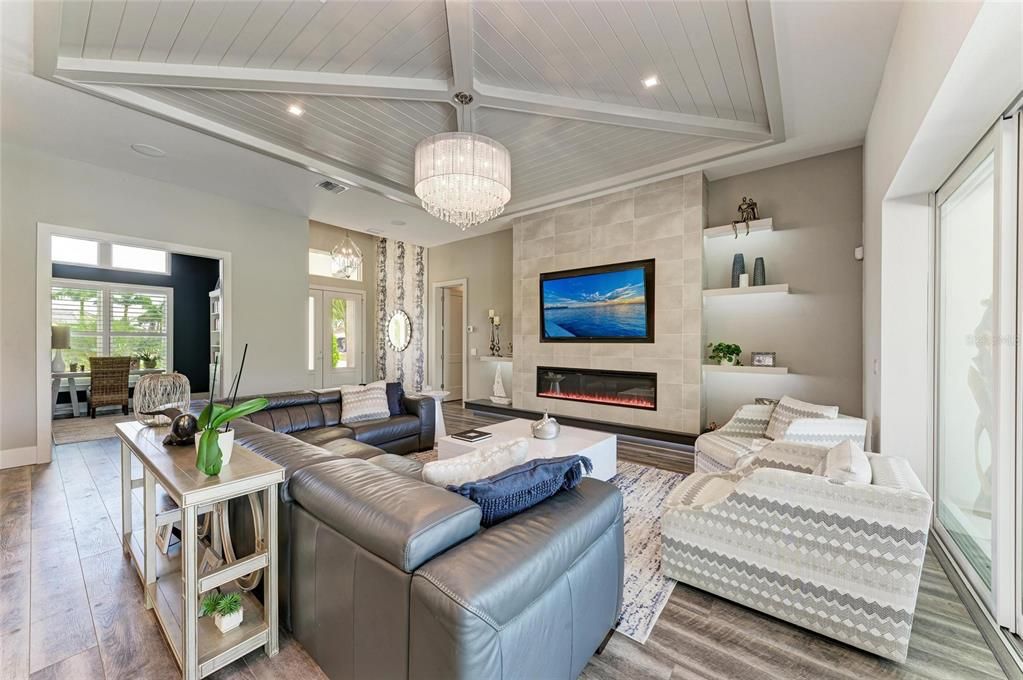 Active With Contract: $1,425,000 (3 beds, 2 baths, 2504 Square Feet)