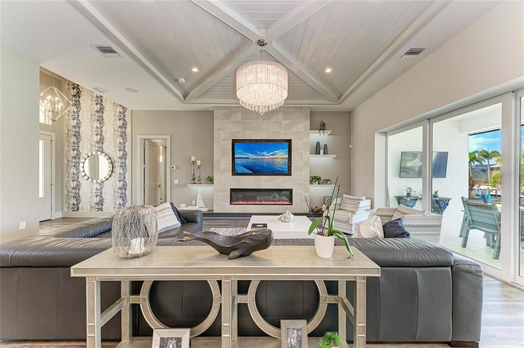 Active With Contract: $1,425,000 (3 beds, 2 baths, 2504 Square Feet)