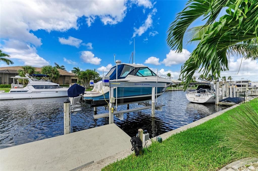 Active With Contract: $1,425,000 (3 beds, 2 baths, 2504 Square Feet)