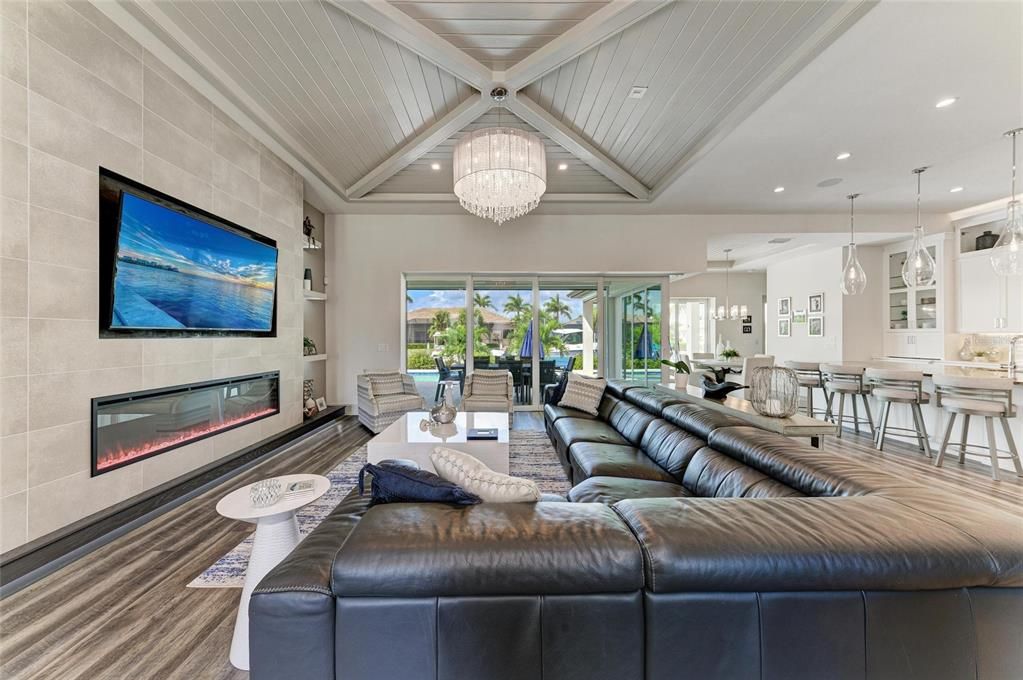 Active With Contract: $1,425,000 (3 beds, 2 baths, 2504 Square Feet)