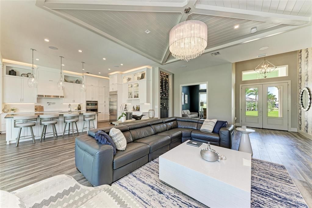 Active With Contract: $1,425,000 (3 beds, 2 baths, 2504 Square Feet)