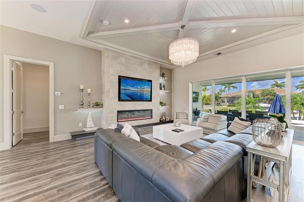 Active With Contract: $1,425,000 (3 beds, 2 baths, 2504 Square Feet)