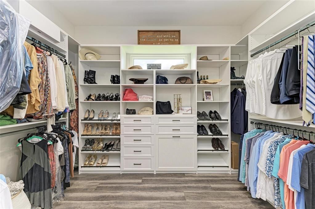 Active With Contract: $1,425,000 (3 beds, 2 baths, 2504 Square Feet)