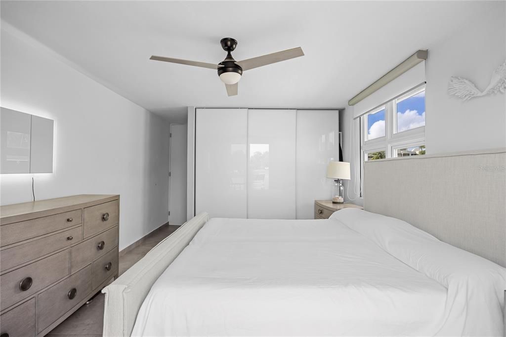 For Sale: $1,100,000 (3 beds, 2 baths, 1433 Square Feet)