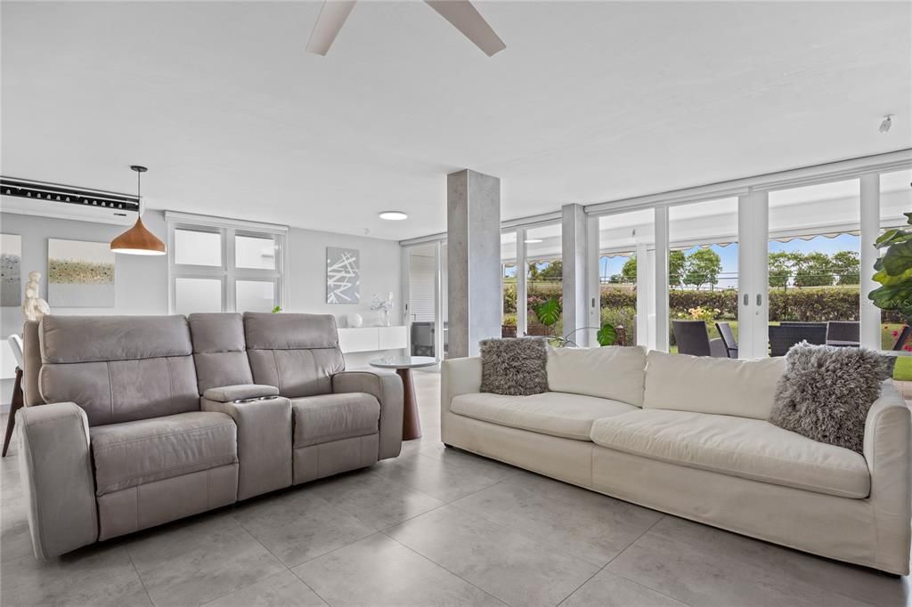 For Sale: $1,100,000 (3 beds, 2 baths, 1433 Square Feet)