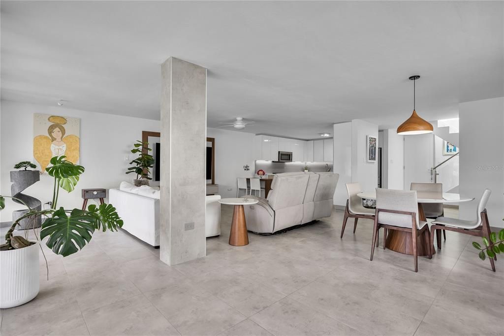 For Sale: $1,100,000 (3 beds, 2 baths, 1433 Square Feet)