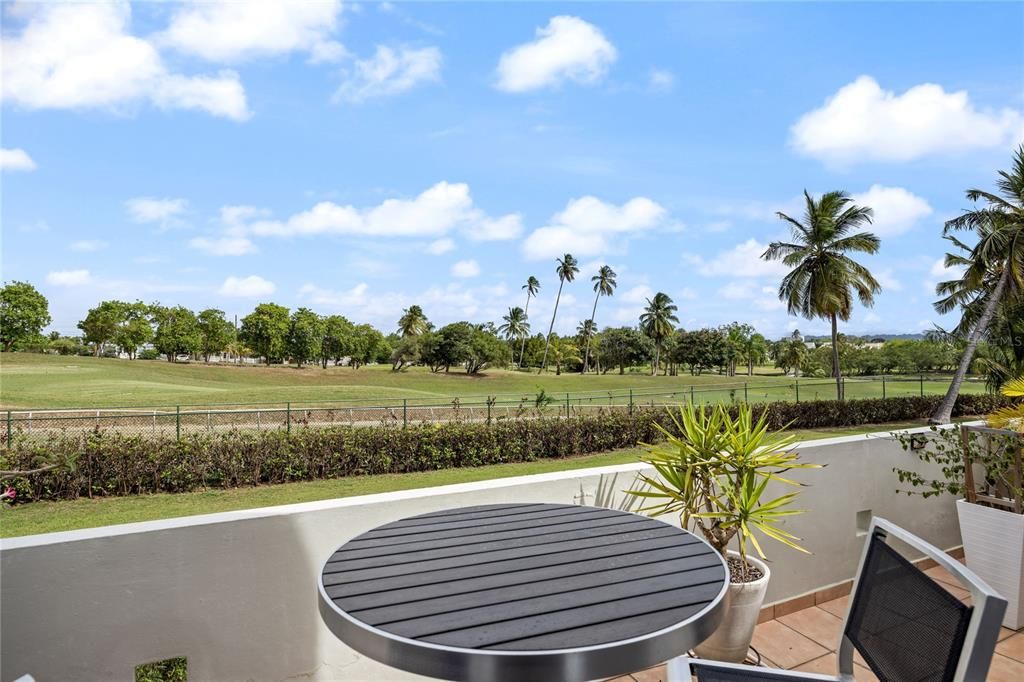 For Sale: $1,100,000 (3 beds, 2 baths, 1433 Square Feet)