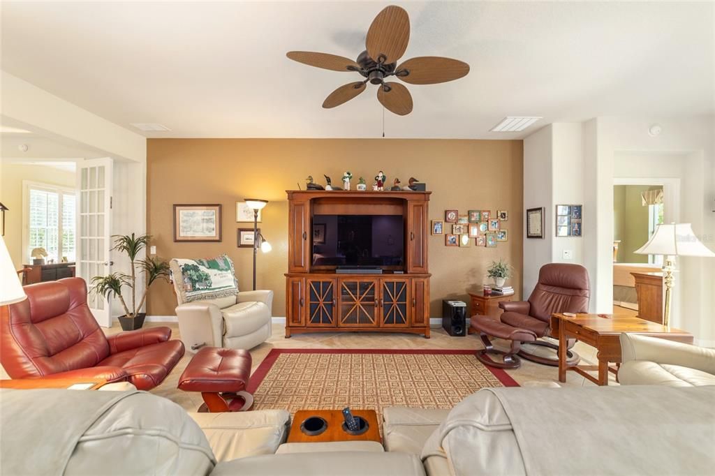 Active With Contract: $375,000 (3 beds, 2 baths, 2122 Square Feet)