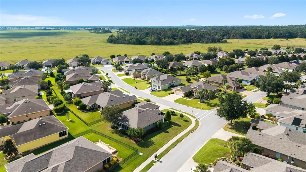 Active With Contract: $375,000 (3 beds, 2 baths, 2122 Square Feet)