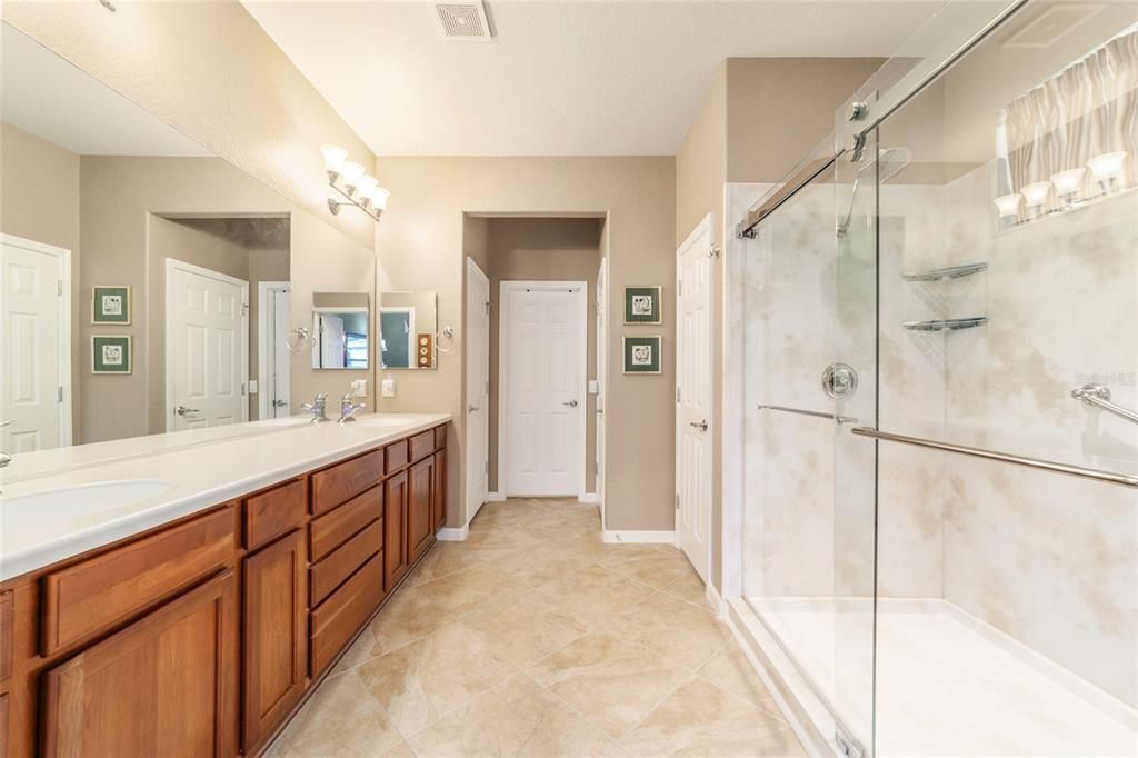 Active With Contract: $375,000 (3 beds, 2 baths, 2122 Square Feet)