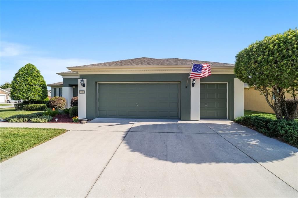 Active With Contract: $375,000 (3 beds, 2 baths, 2122 Square Feet)