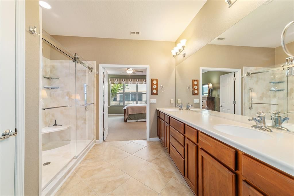 Active With Contract: $375,000 (3 beds, 2 baths, 2122 Square Feet)