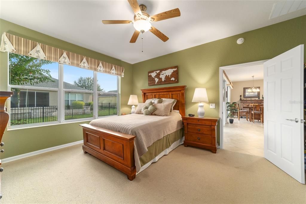 Active With Contract: $375,000 (3 beds, 2 baths, 2122 Square Feet)