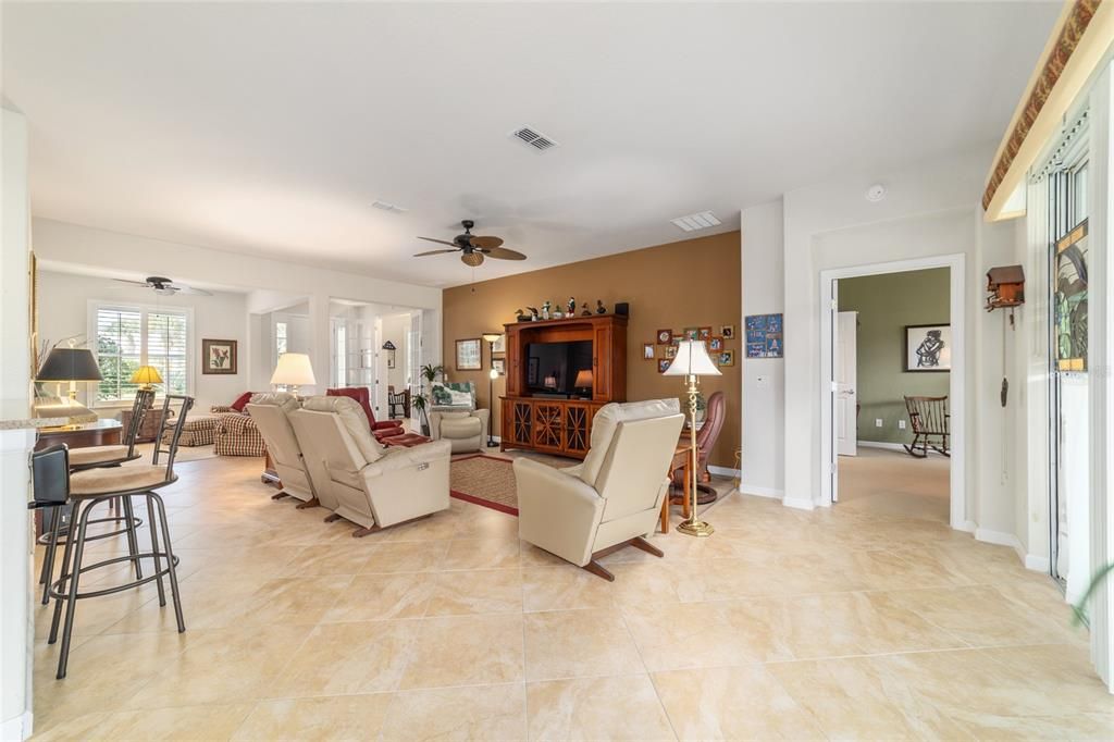 Active With Contract: $375,000 (3 beds, 2 baths, 2122 Square Feet)