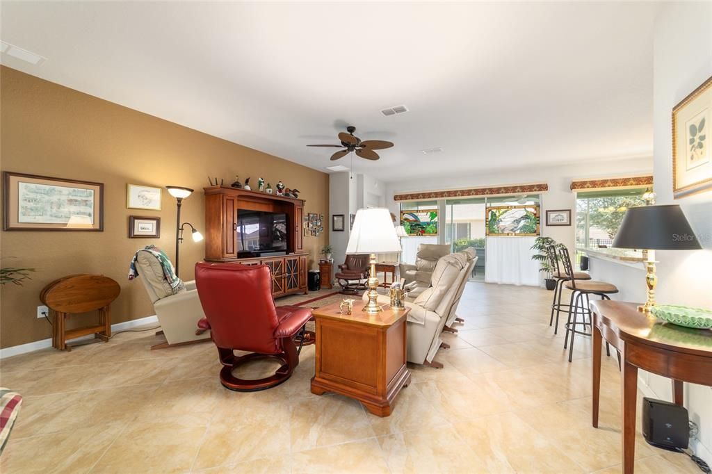 Active With Contract: $375,000 (3 beds, 2 baths, 2122 Square Feet)