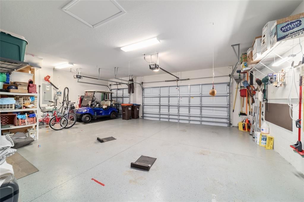 Active With Contract: $375,000 (3 beds, 2 baths, 2122 Square Feet)