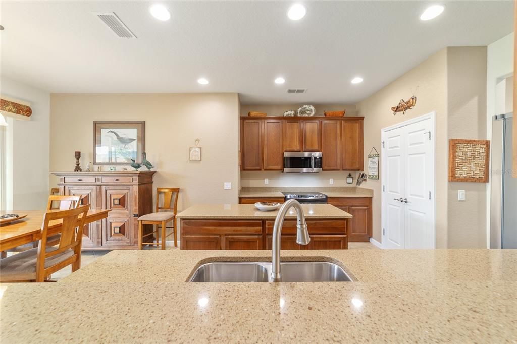 Active With Contract: $375,000 (3 beds, 2 baths, 2122 Square Feet)