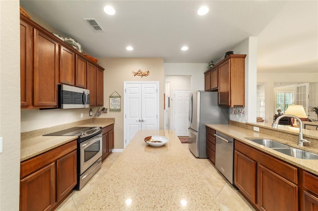 Active With Contract: $375,000 (3 beds, 2 baths, 2122 Square Feet)