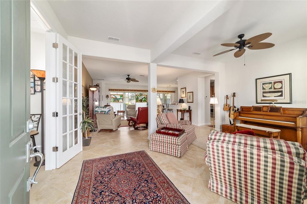 Active With Contract: $375,000 (3 beds, 2 baths, 2122 Square Feet)