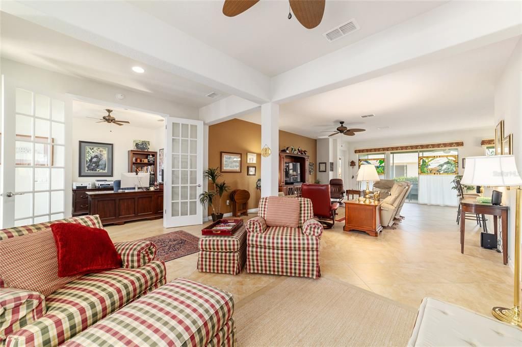 Active With Contract: $375,000 (3 beds, 2 baths, 2122 Square Feet)