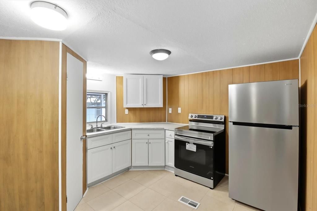 待售: $175,000 (3 贝兹, 2 浴室, 1152 平方英尺)